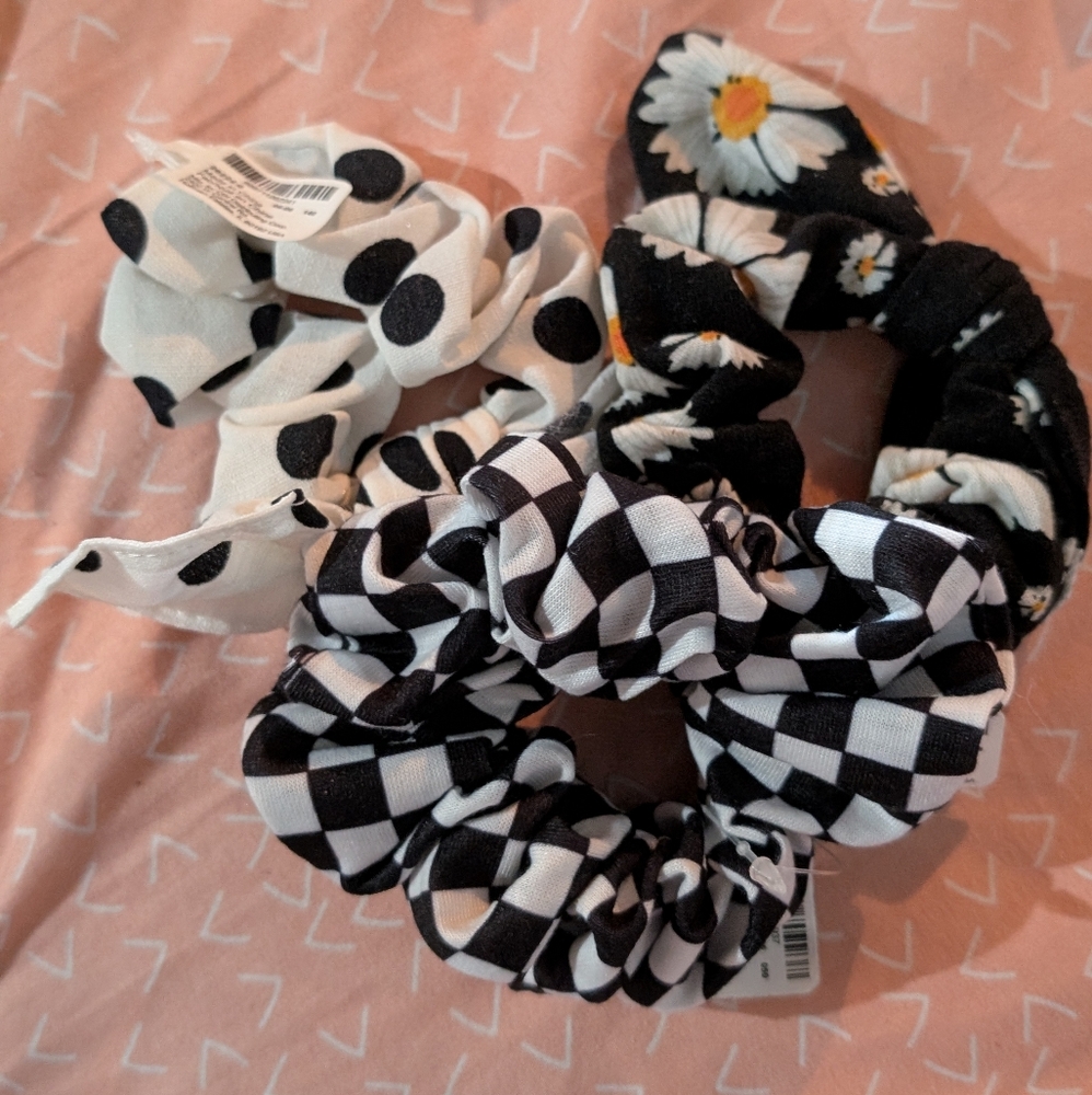 Black and White Scrunchie Bundle